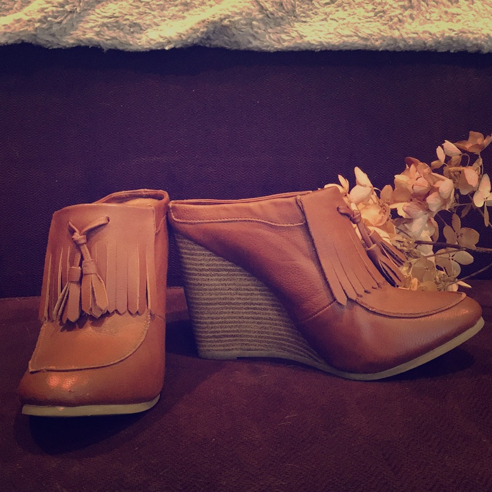 Slide loader style Wedges